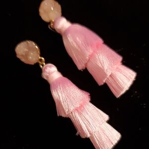 364◼️ Pink Tassel Earrings